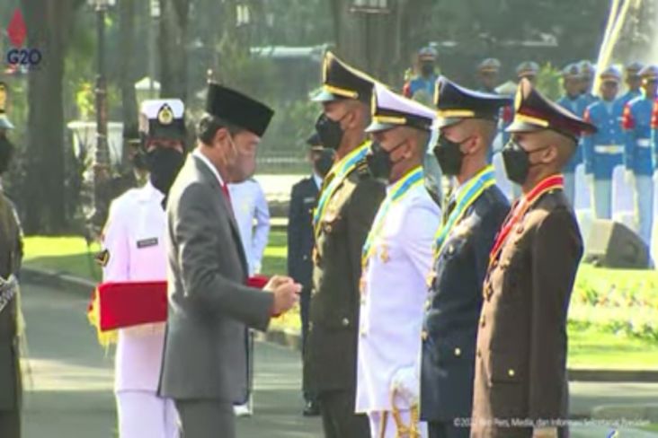 Lantik 754 Perwira TNI-Polri, Jokowi: Tunjukkan Loyalitas dan Integritas