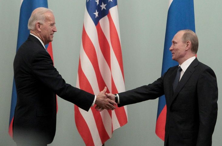 Tulsi Gabbard: AS di Ambang Perang Nuklir dengan Rusia