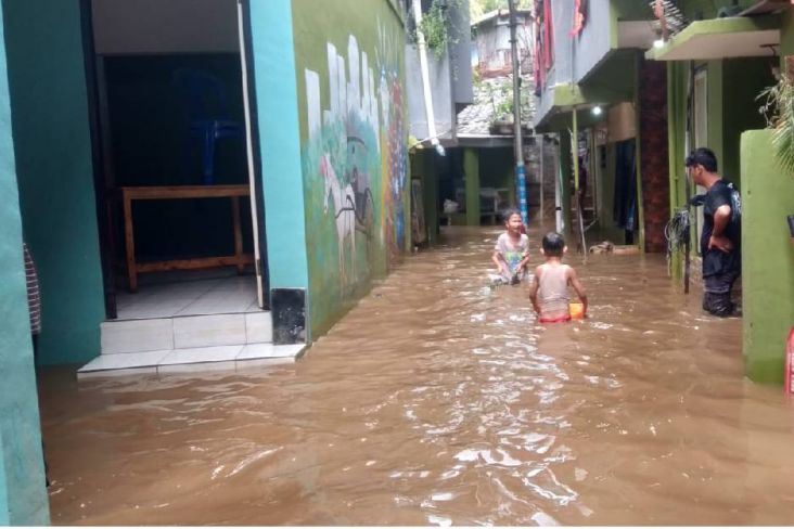 Banjir di Kampung Melayu Sempat Capai 2 Meter