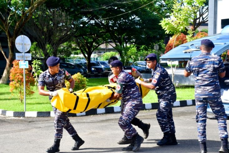 Bangun Kesadaran Masyarakat, TNI AL Beri Pelatihan Hadapi Bencana