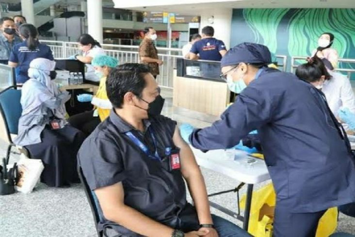 Wajib Booster Berlaku, Bandara Ngurah Rai Sediakan 50 Ribu Dosis Vaksin