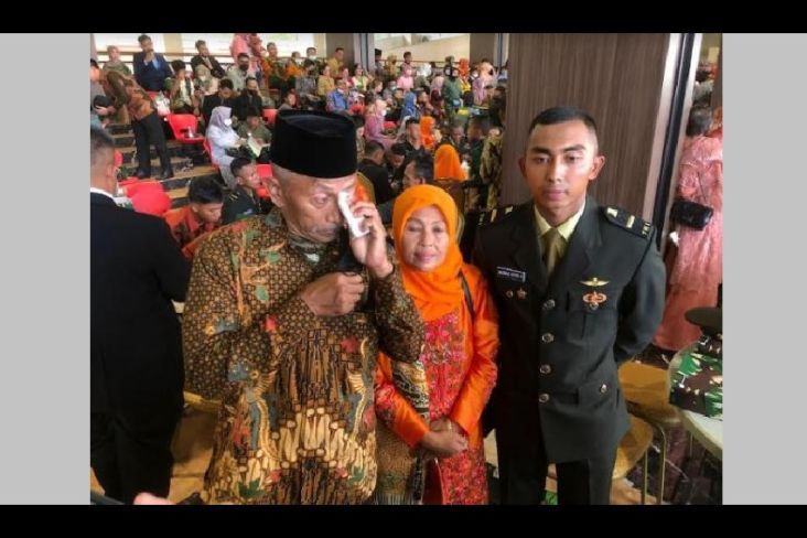 Kisah Anak Petani Lulus Akmil TNI AD dan Dilantik Jokowi, Rela Jual Rumput dan Es demi Anak