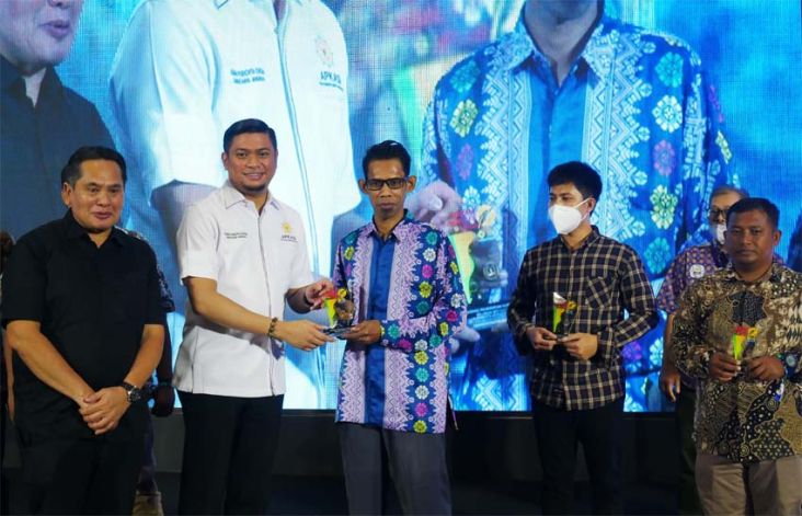 Jurnalis KORAN SINDO Raih Juara 1 Anugerah Jurnalistik Apkasi 2022