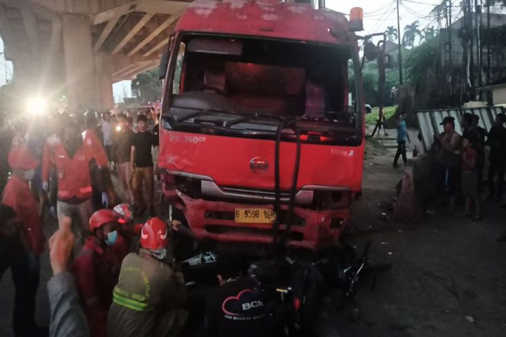 Siang Ini, Polisi Bakal Gelar FGD Kecelakaan Truk Pertamina di Cibubur