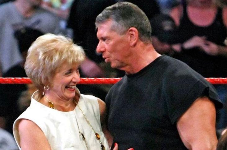 Aroma Perselingkuhan di Balik Lengsernya Bos WWE Vince McMahon