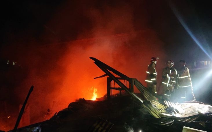 Rumah dan Bengkel di Sukabumi Terbakar, 6 Sepeda Motor Hangus Kerugian Rp140 Juta