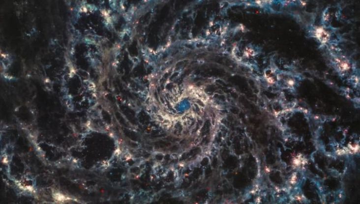 Penampakan Galaksi Spiral yang Dipotret Teleskop James Web Bikin Merinding