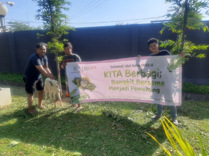 Gabungan 18 Komunitas di Surabaya Tuntas Berbagi Kebahagiaan untuk Sesama