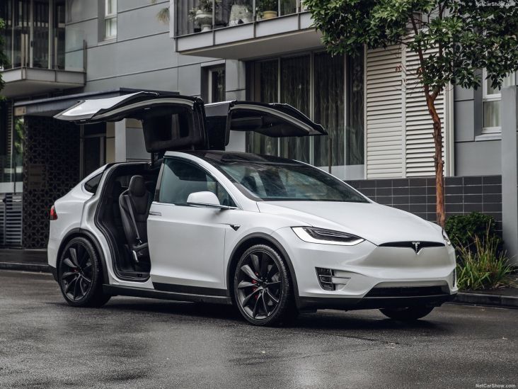 Intip Harga dan Spesifikasi Tesla X yang Dimiliki Ketua MPR Bamsoet dan Aktor Jimmy Lin.