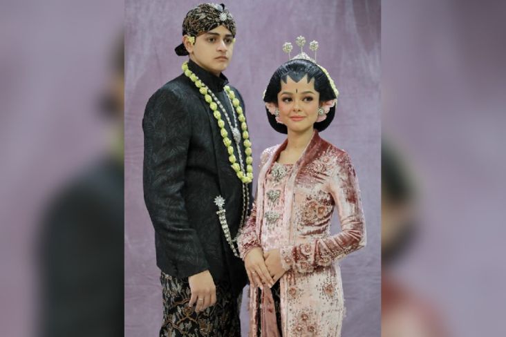 Sentuhan Anak Muda pada Detail Pakaian Pernikahan Mutiara Baswedan dan Ali Alhuraebi
