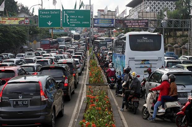 Jalur Puncak Macet, Polisi Berlakukan One Way Arah Jakarta
