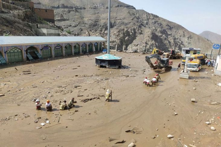 Hujan Lebat Picu Banjir Dahsyat di Iran, 80 Tewas dan 30 Hilang