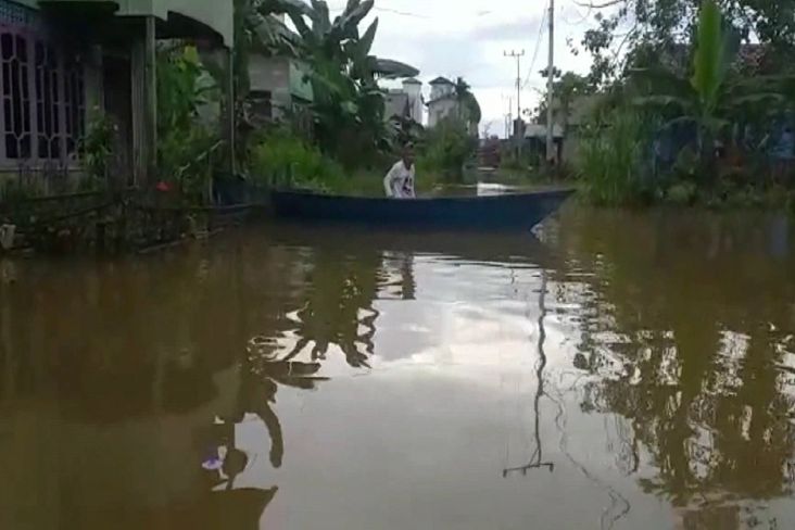 Sungai Katingan Meluap, Rumah Warga di Kalteng Terendam Banjir Setinggi 1 Meter