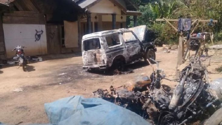 Pasca Pembakaran Rumah Warga di Dusun Dampik Rejo, Polisi Lakukan Penjagaan