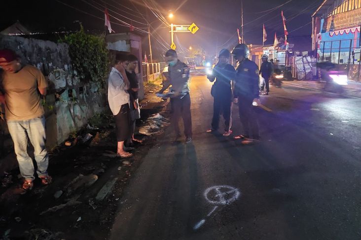 Mobil Tabrak 4 Motor di Bogor, 1 Tewas dan 5 Luka-luka