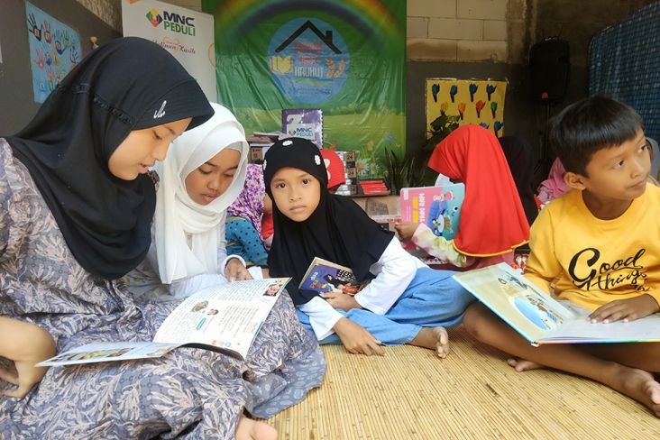 Tingkatkan Literasi Anak, MNC Peduli Dukung Rumah Baca Krukut Depok
