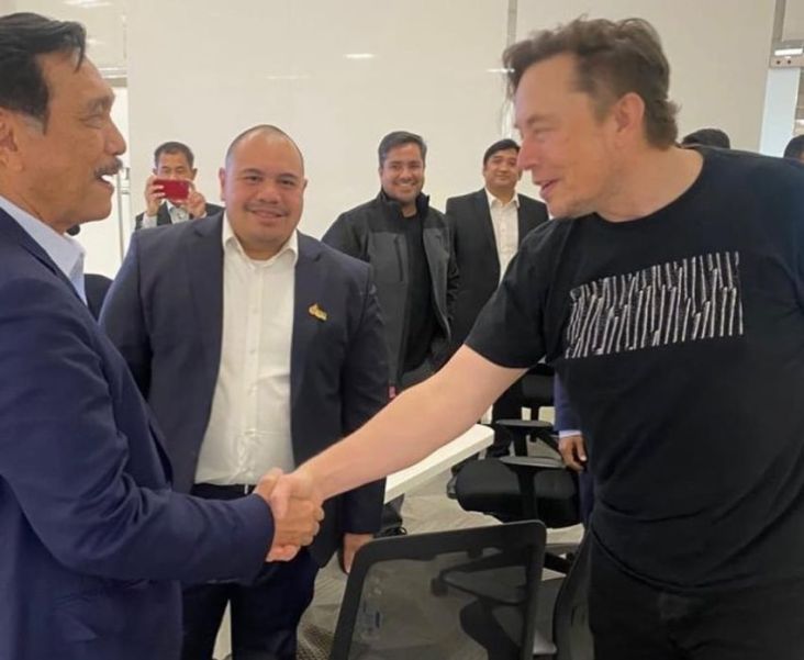 Luhut Sebut Tesla Teken Kontrak Beli Nikel Rp74,5 Triliun dari Indonesia