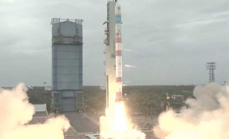Peluncuran Pertama Roket India Sukses, Namun Gagal Menempatkan 2 Satelit di Orbit