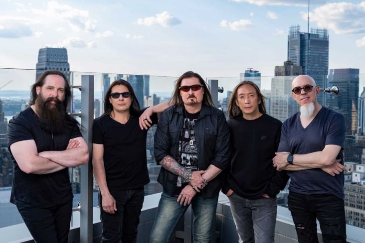 Hari Ini, Dream Theater Gelar Konser di Stadion Manahan Solo