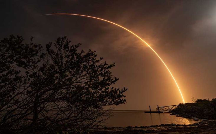 SpaceX Luncurkan Satelit Internet Starlink Ke-3.000 dengan Roket Falcon 9
