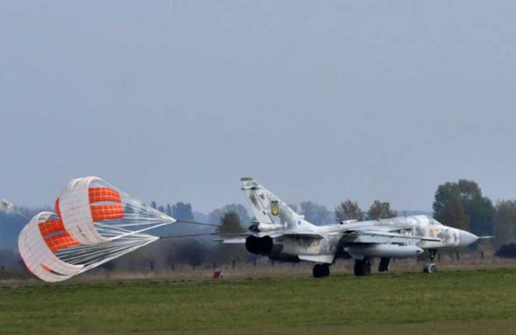 Jet Tempur Su-24 Fencer Ukraina Dilengkapi Rudal Berpanduan Laser, Perang Lawan Rusia Makin Sengit