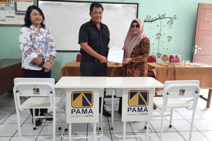 PAMA Berikan Bantuan Peralatan Sekolah di SDN Cileungsi 04 Bogor