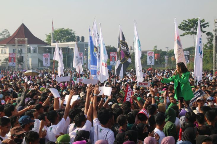 Hadiri Gus Muhaimin Fest, Ribuan Relawan Tumpah Ruah di Sport Jabar Arcamanik Bandung