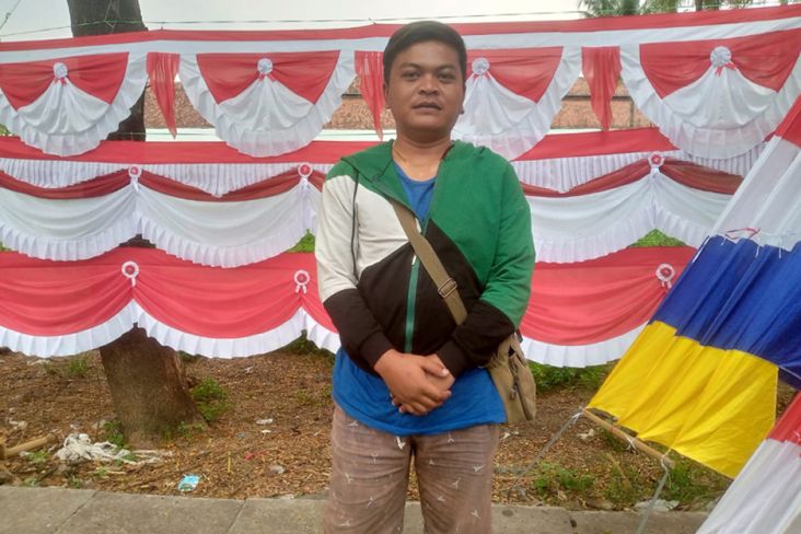 Jelang HUT ke-77 RI, Pedagang Bendera di Tangerang Kantongi Untung Rp6 Juta Sehari