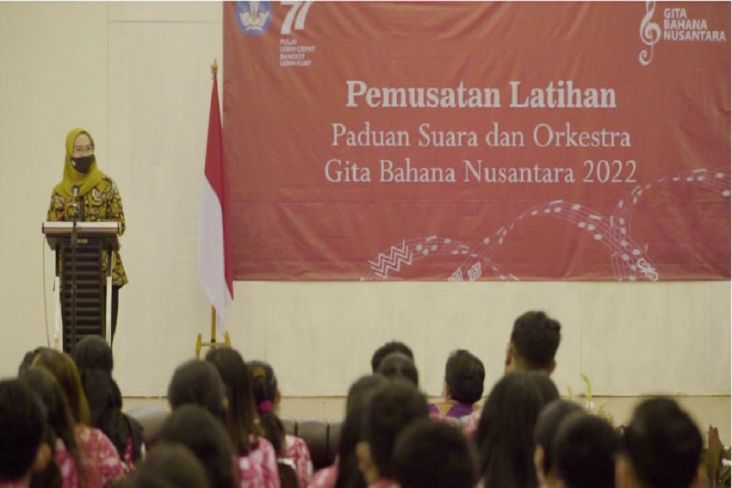 Profil Dr Nathania Karina, Konduktor Orkestra Musik Upacara Peringatan HUT ke-77 RI di Istana Negara