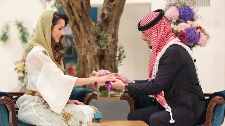 Putra Mahkota Yordania Al Hussein Tunangan dengan Warga Arab Saudi Rajwa al-Saif