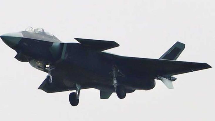 Pertama Kali, China Pamerkan Jet Siluman J-20 dalam Balutan Cat Kamuflase Tempur