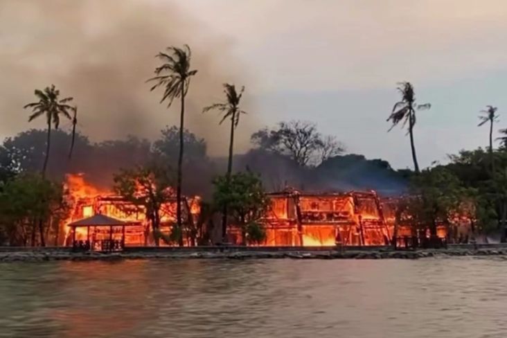 2 Mobil Pengunjung Ikut Terbakar pada Kebakaran Putri Duyung Ancol
