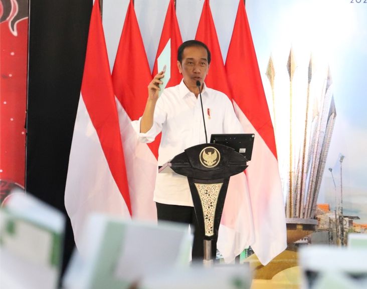Dorong Stimulus Ekonomi, Jokowi Bagikan 3.000 Sertifikat Tanah Warga Jatim