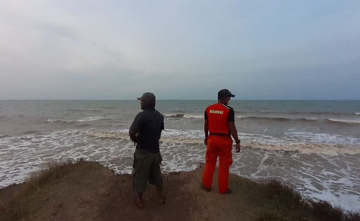 Remaja 12 Tahun Terbawa Arus Pantai di Indramayu, SAR Lakukan Pencarian