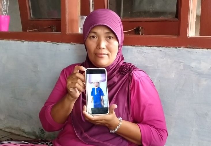 Mengharukan! Cerita Ibu Sebelum Anaknya Hilang Terseret Ombak di Pantai Indramayu