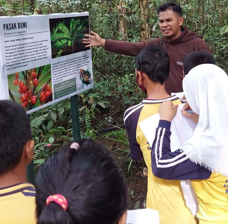 Wilmar Operasikan Sekolah Alam di Kawasan Konservasi