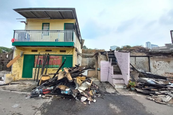 Warteg yang Selamat dari Kebakaran Simprug Jadi Sasaran Vandalisme Warga