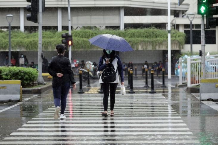 Prakiraan Cuaca, Jakbar dan Jaksel Diguyur Hujan Petir di Siang Hari