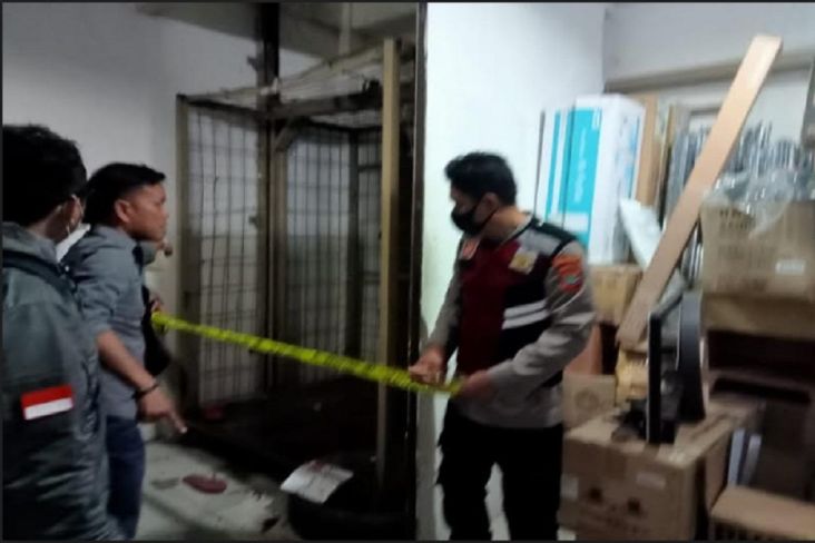 Karyawan Toko di Manado Tewas Mengenaskan dalam Kecelakaan Lift Jatuh di Kantornya
