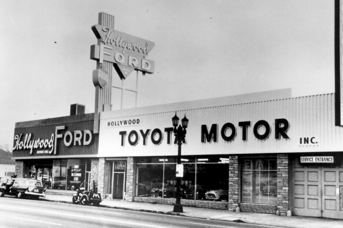 Sejarah Toyota dan Makna Logo Ovalnya yang Khas