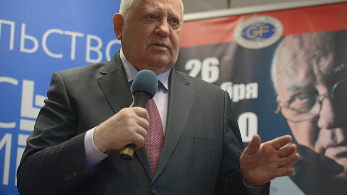 Mikhail Gorbachev: Dipuja Barat, Kontroversial di Negeri Sendiri