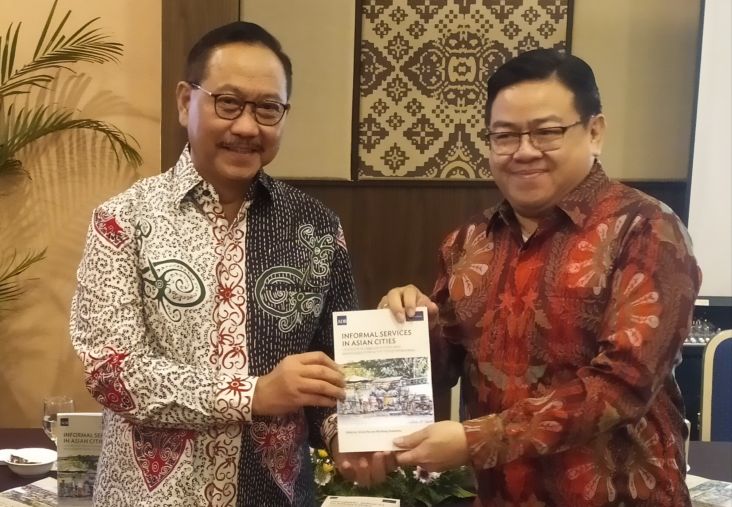Kepala Otorita IKN Luncurkan Buku Informal Services in Asian Cities