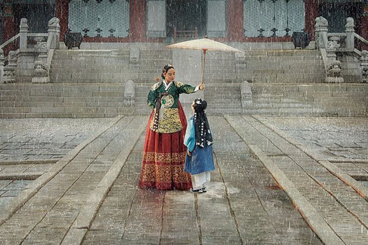 Kim Hye Soo Perankan Ratu Kerajaan yang Bijaksana di The Queens Umbrella