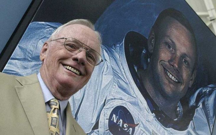 Neil Armstrong, Manusia Pertama yang Mendarat di Bulan