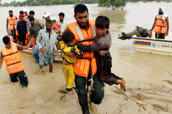 Militer Pakistan Selamatkan 2.000 Orang yang Terdampar Akibat Banjir