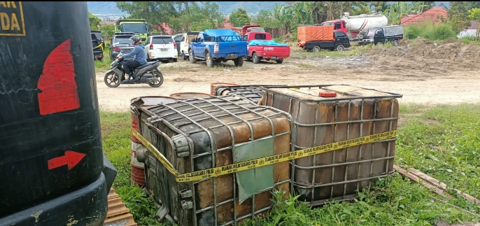 Gudang Penimbunan BBM Digerebek, Polisi Sita 8.040 Liter Solar
