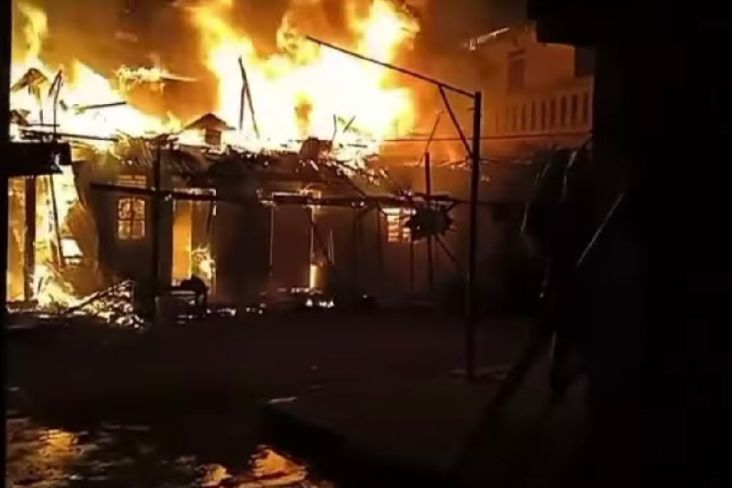 Kebakaran Hanguskan 9 Rumah di Menteng Atas Setiabudi, 50 Warga Mengungsi