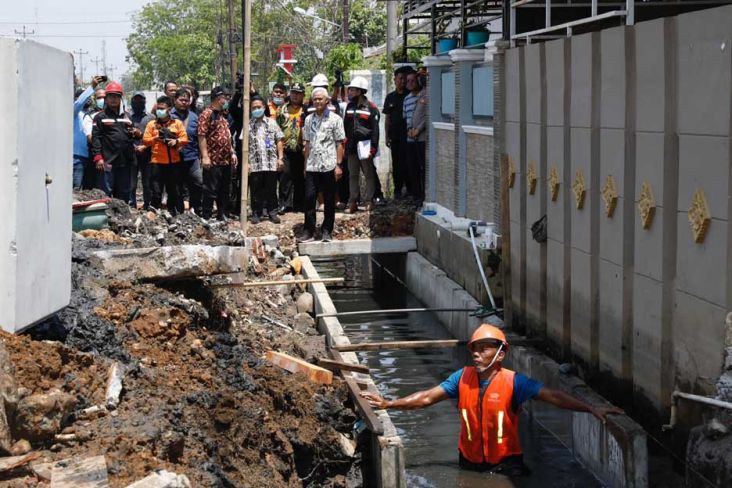 Antisipasi Banjir Rob, Pemprov Jateng Bangun Tanggul Rp12,75 M di Pekalongan