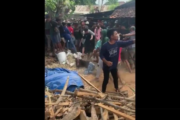 Tawuran 2 Kelompok Pemuda Rusak Pesta Khitanan di Tuban Jadi Jerit Ketakutan