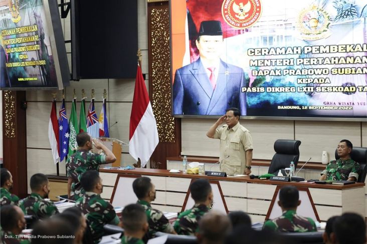 Beri Pembekalan di Seskoad, Prabowo Ingatkan Para Komandan: Jangan Lupakan Anak Buah!